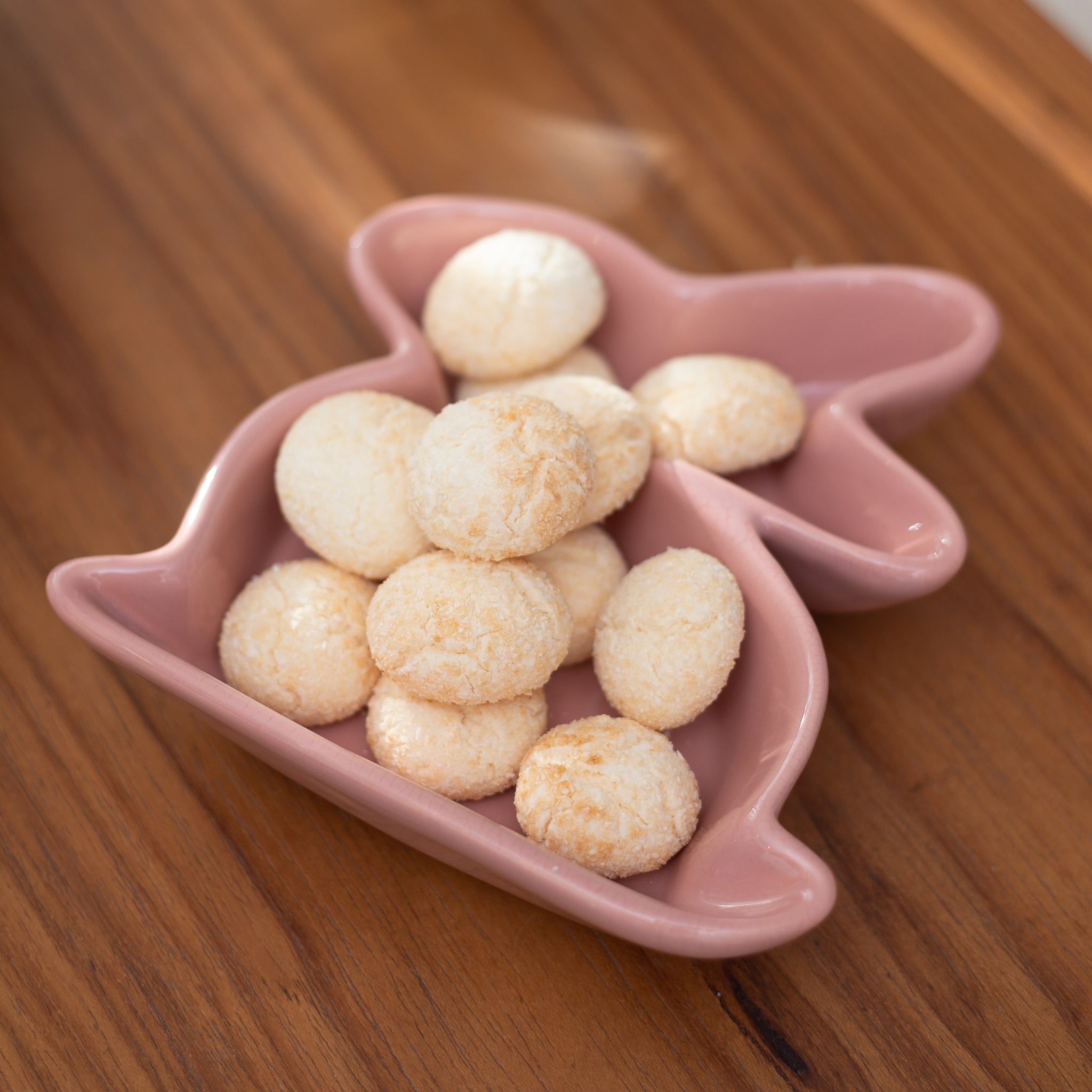 Petisqueira Coelho Lateral Rosa