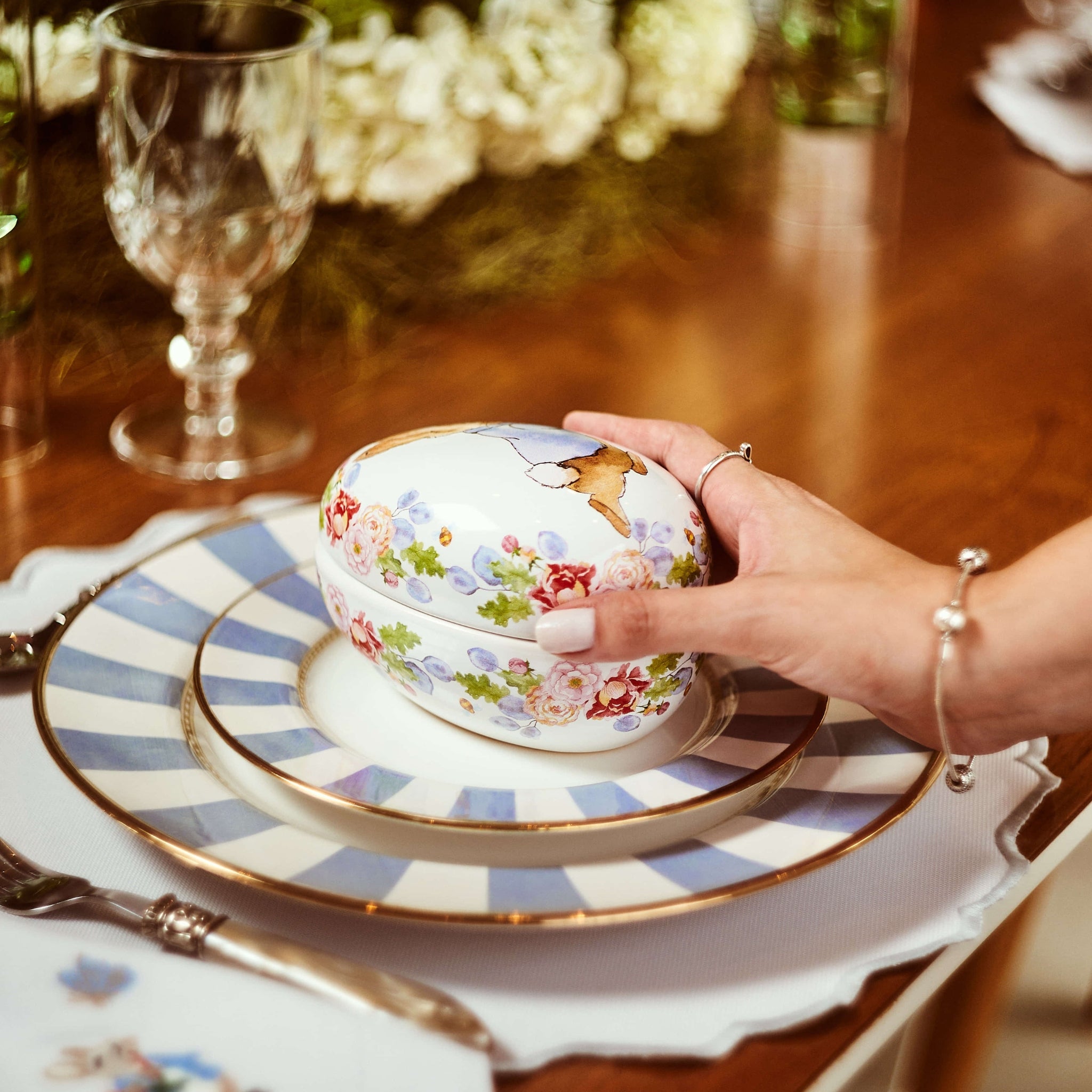 Ovo Pequeno Deitado Peter Rabbit