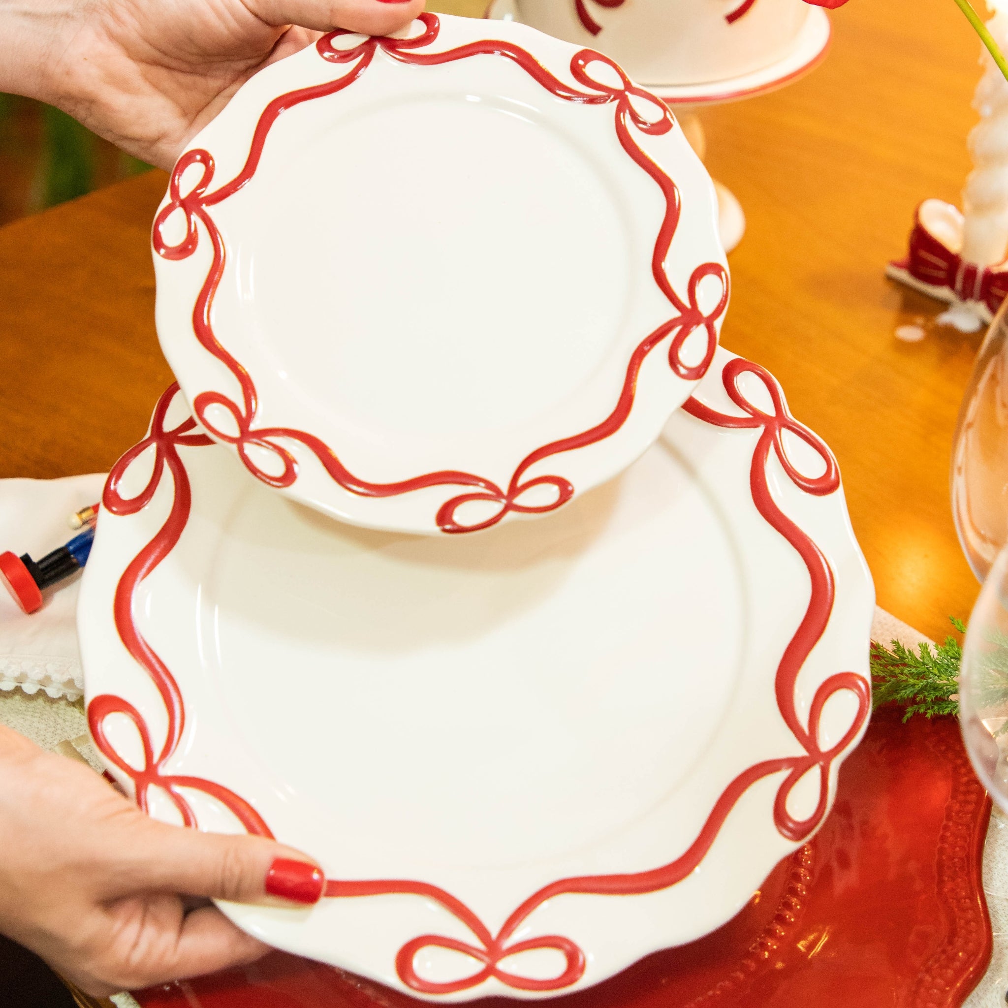 Cj. 2 Pratos Rasos da Coleção Laço de Fita