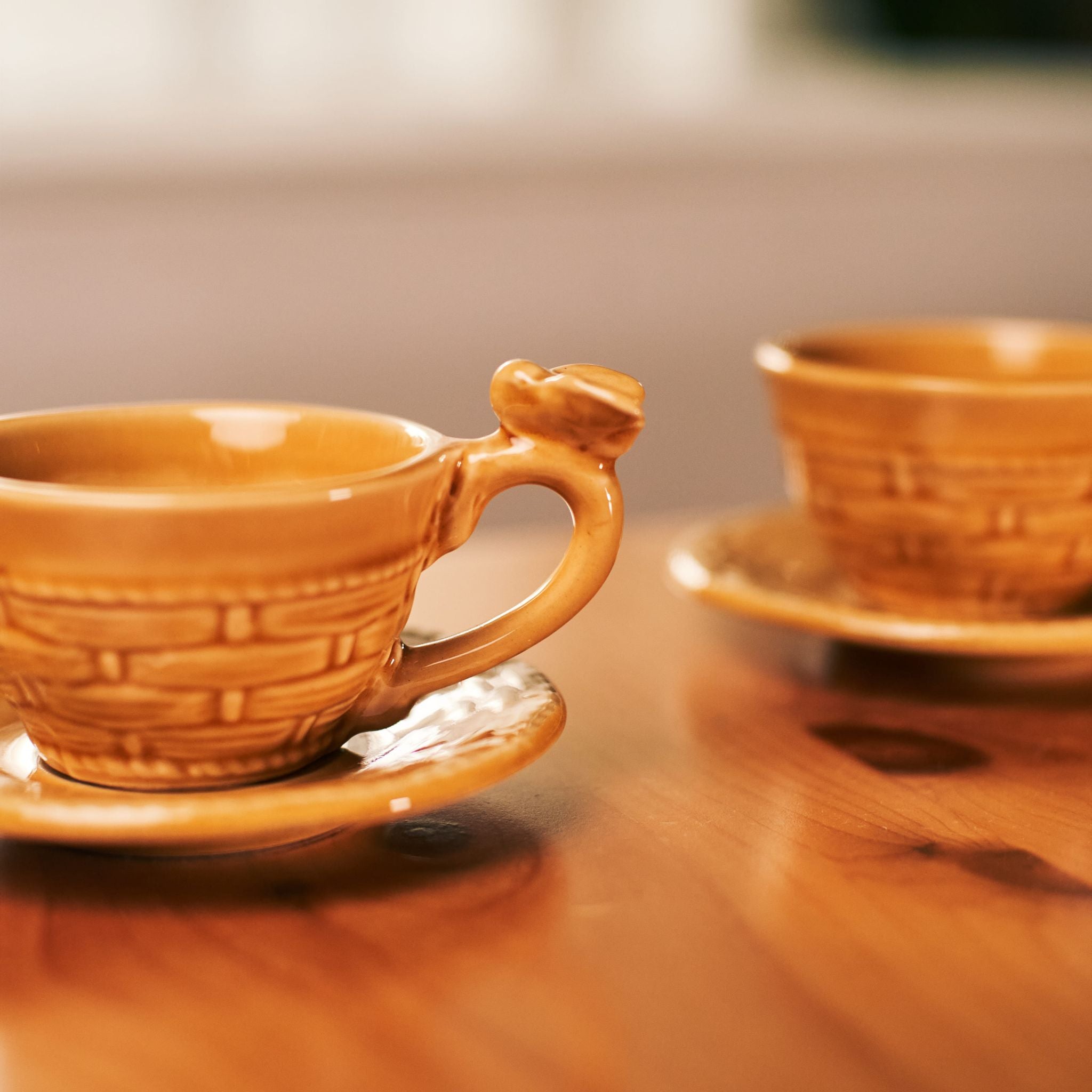 Cj. de 2 Xícaras  de Café e Píres Bee