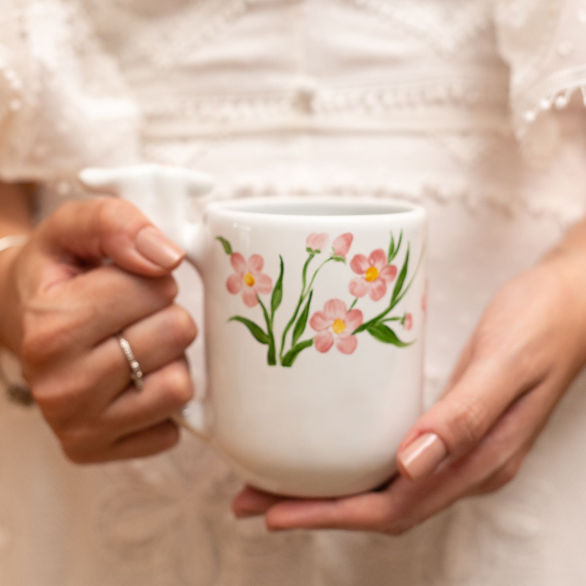 Caneca Patinhas Relevo Rosa