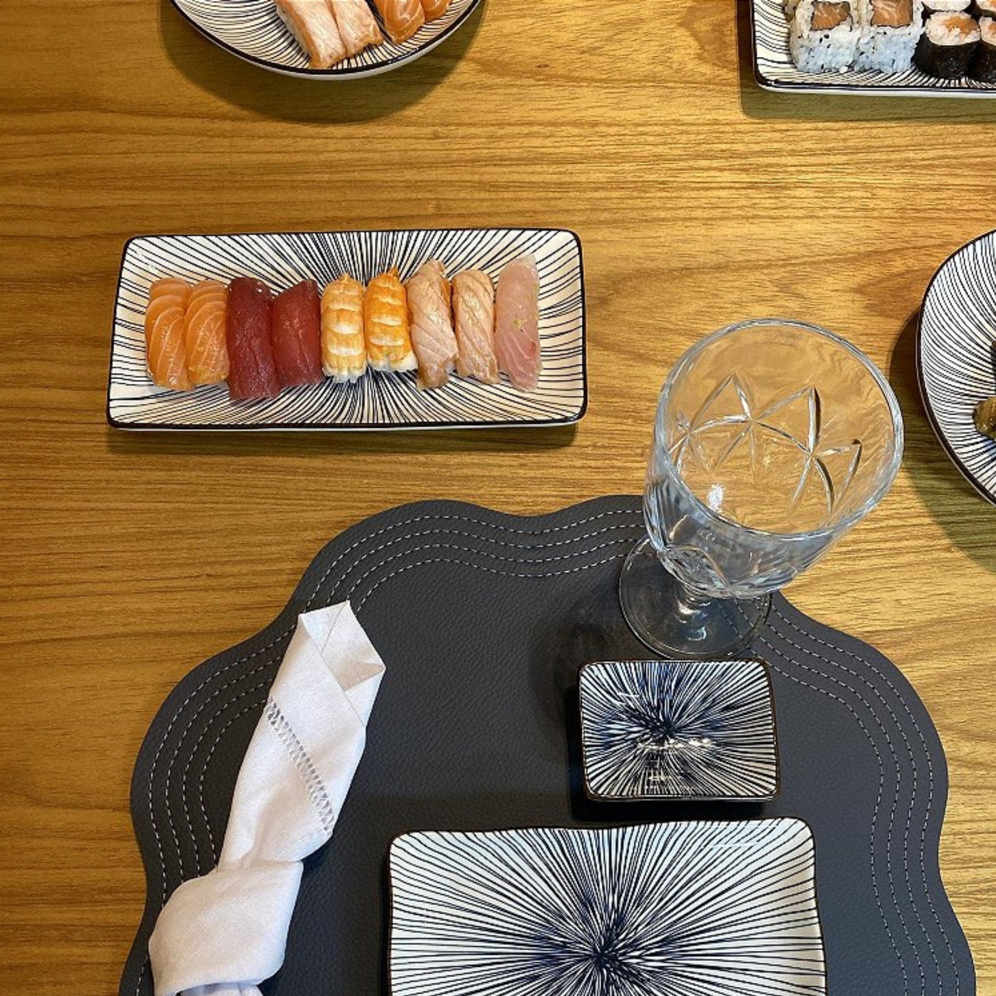 Prato Retangular de Porcelana Koji