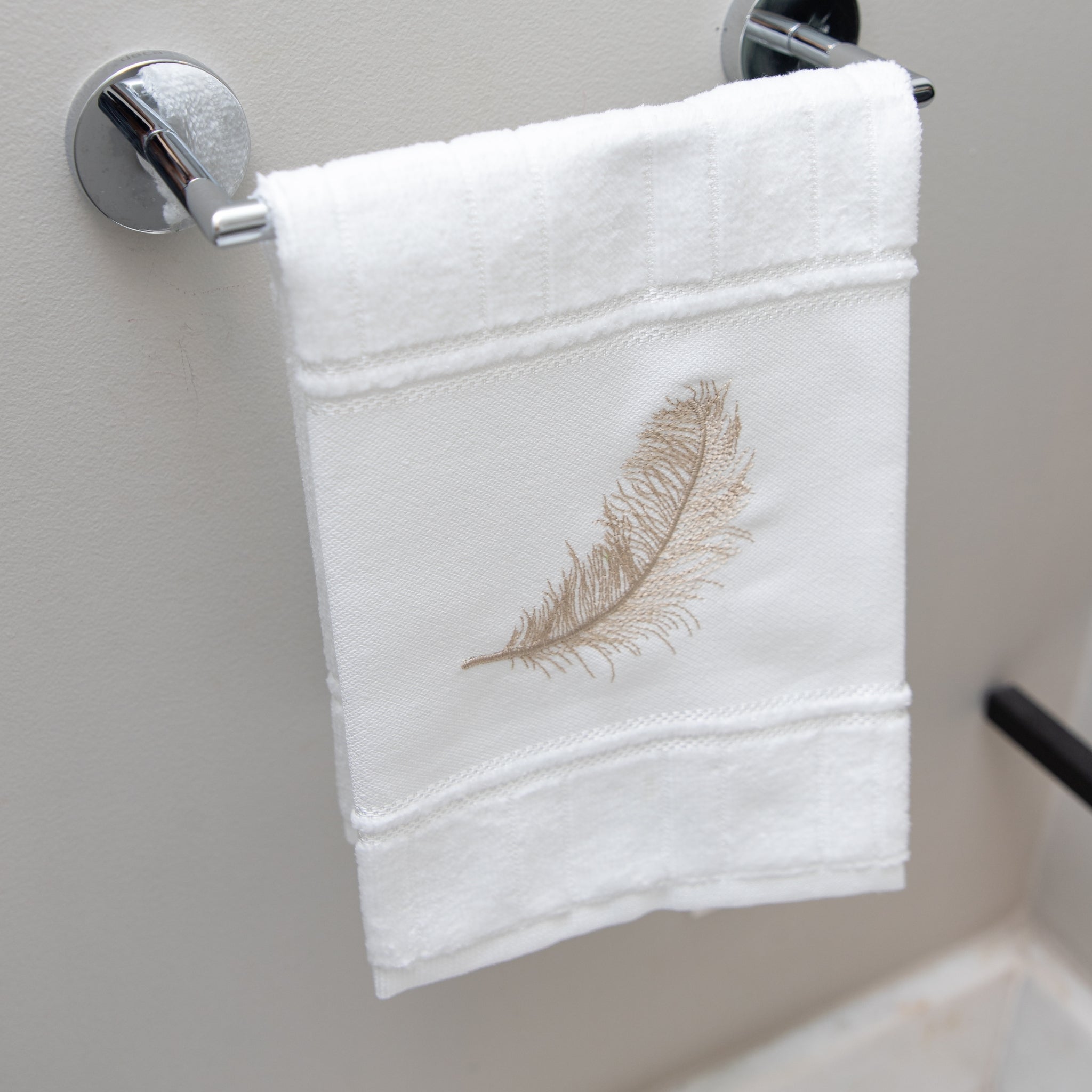 Toalha de Lavabo Bordado Fendi