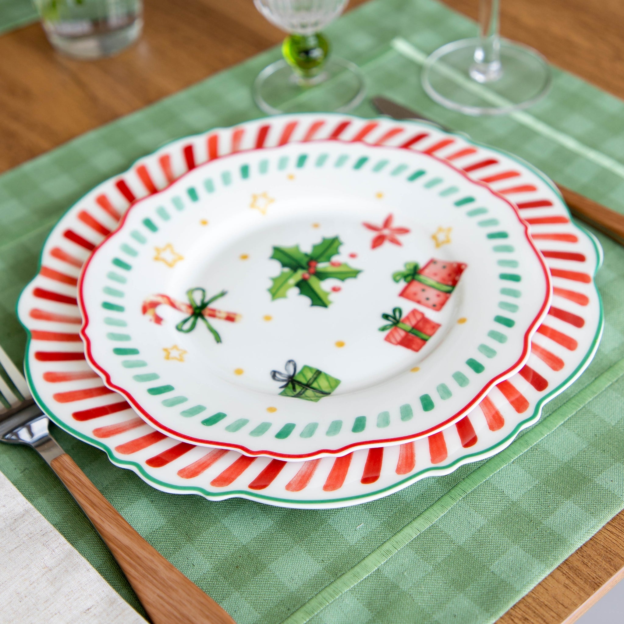 Cj. 2 Pratos de Sobremesa Coleção Natale