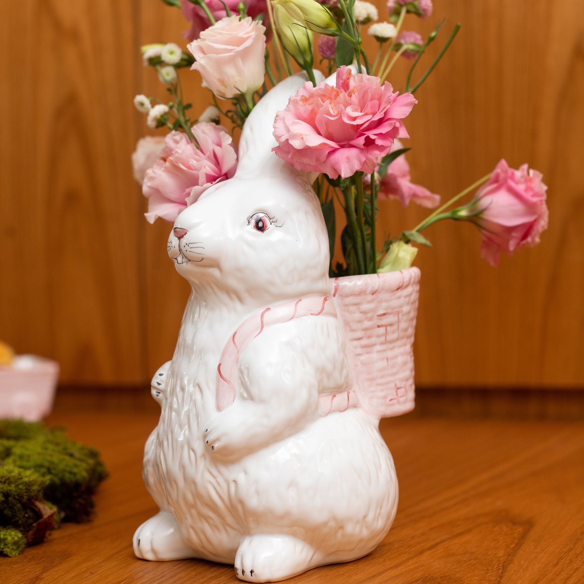 Coelho com Cesta nas Costas Rosa