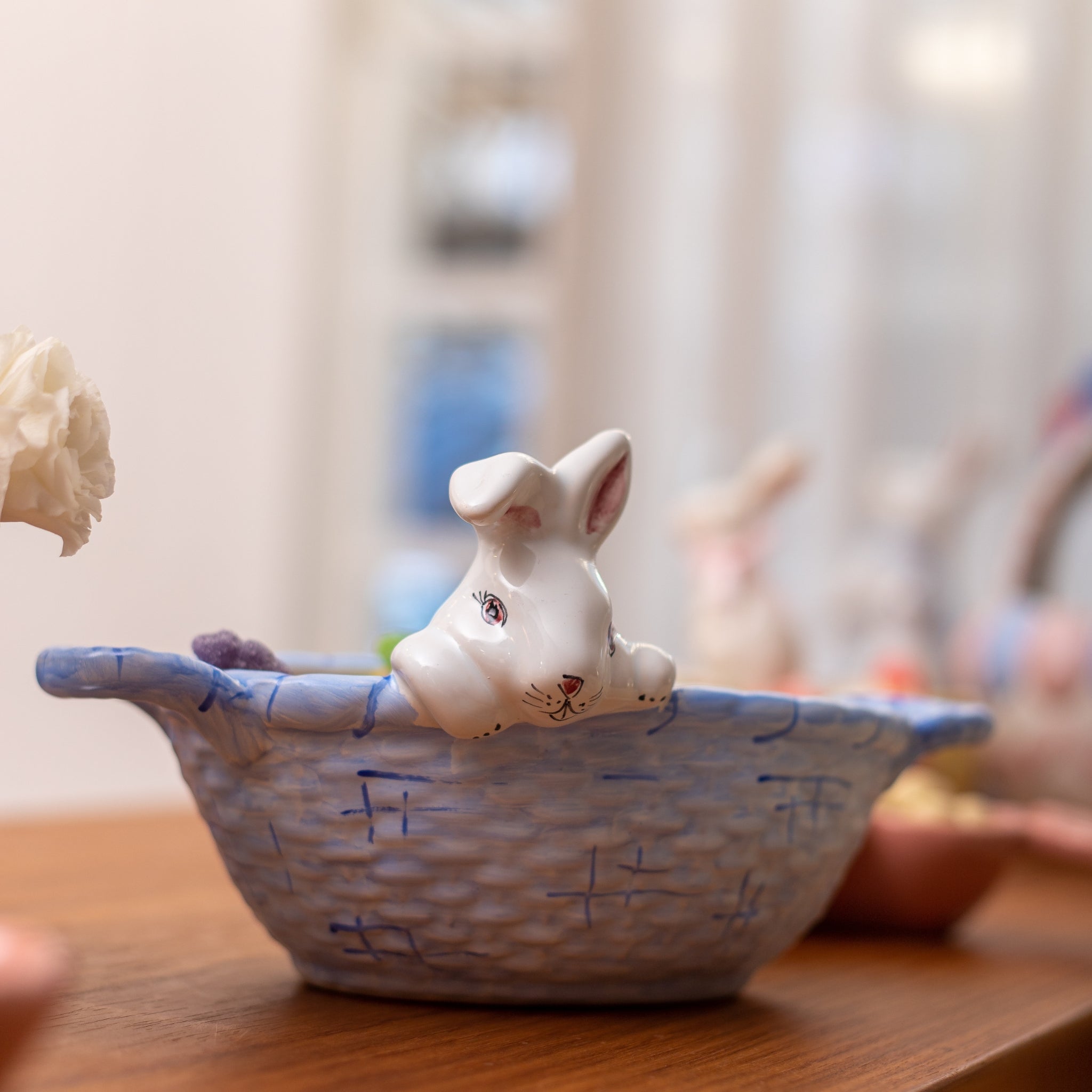 Cesta Azul com Coelho