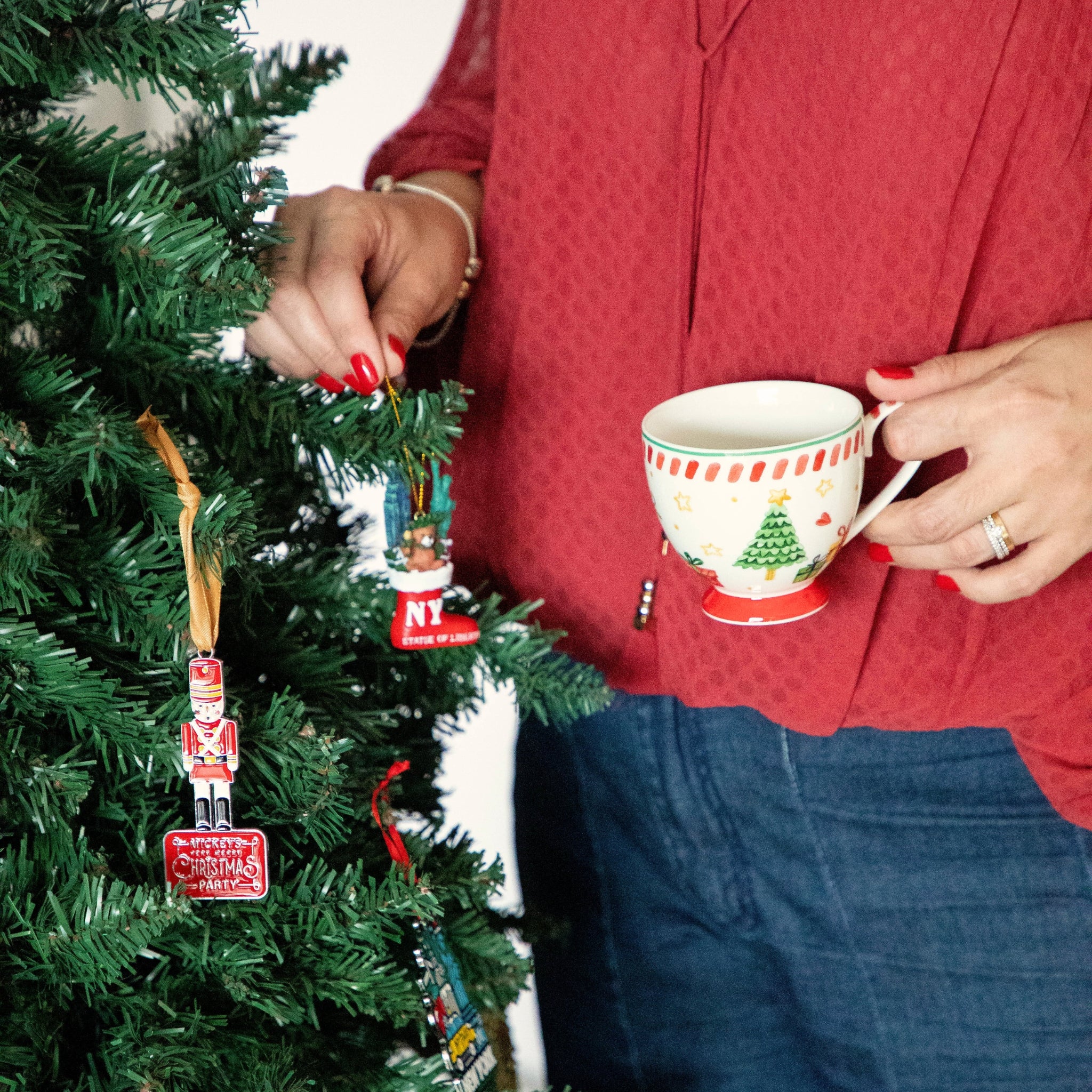 Cj. 2 Xícaras de Chá e 2 Píres da Coleção Natale